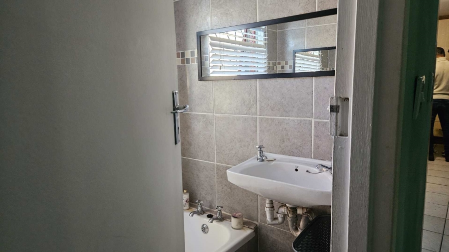 3 Bedroom Property for Sale in Elsies River Western Cape
